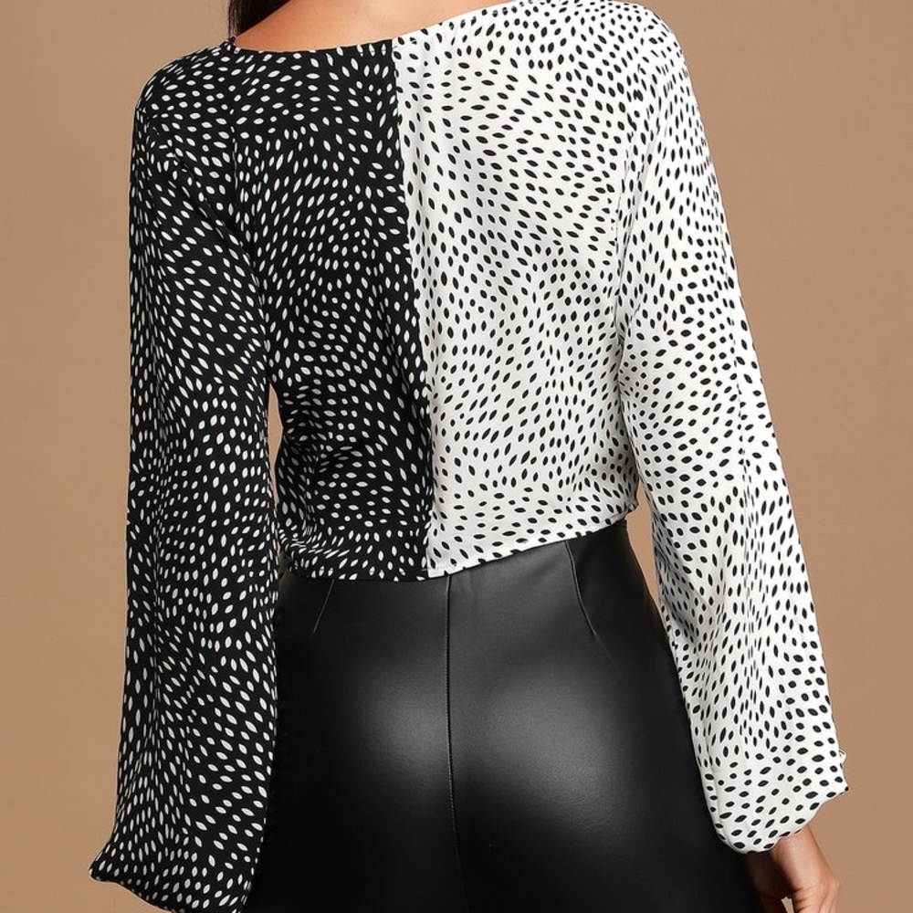 Black and White Top - Picture 3 of 6